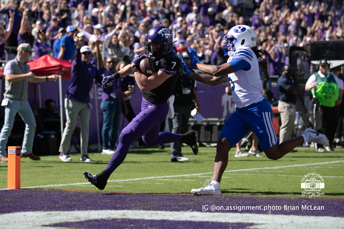JP Richardson scores a touchdown over BYU.